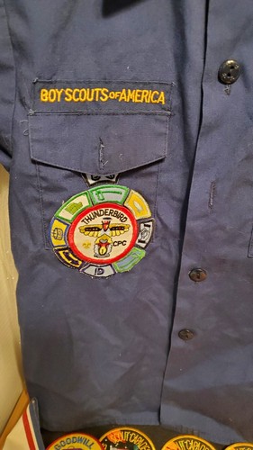 Lot of 34 Vintage Cub/Boy Scouts Lots of Patches, pens, hankies, Shirt misc - Picture 12 of 22