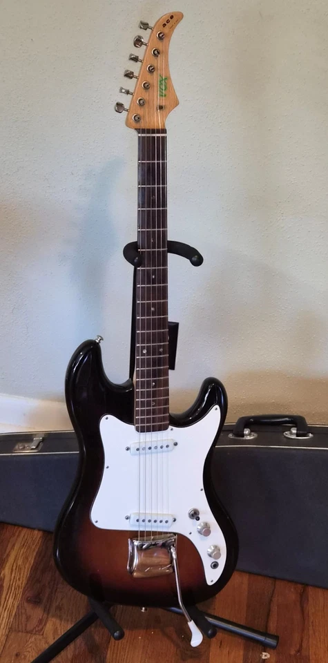 Vox Ace  JMI V205 2 Pickups 1963-66 Excellent, Complete with Hard Plush Case - Image 2 of 4