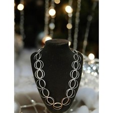 Daisy Fuentes chain necklace silver  black.