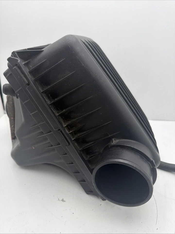 Cubierta superior del filtro de aire Chrysler 300 2005-2010 04591867ac OEM Foto 2 de 4