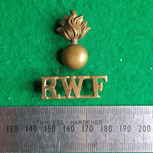 WW1 Royal Welsh Fusiliers Regiment Shoulder Title Badge 2 Piece