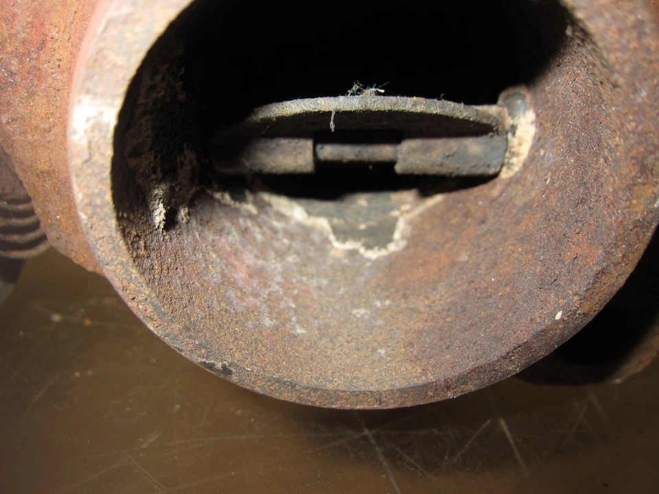 Dodge Dart Plymouth Duster Demon 1973 340 colector de escape del lado del pasajero Foto 3 de 4