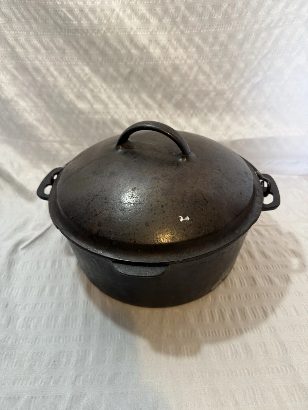 Vintage Cast Iron Dutch Oven With Self Basting Lid No. 8
Opens in a new window or tab