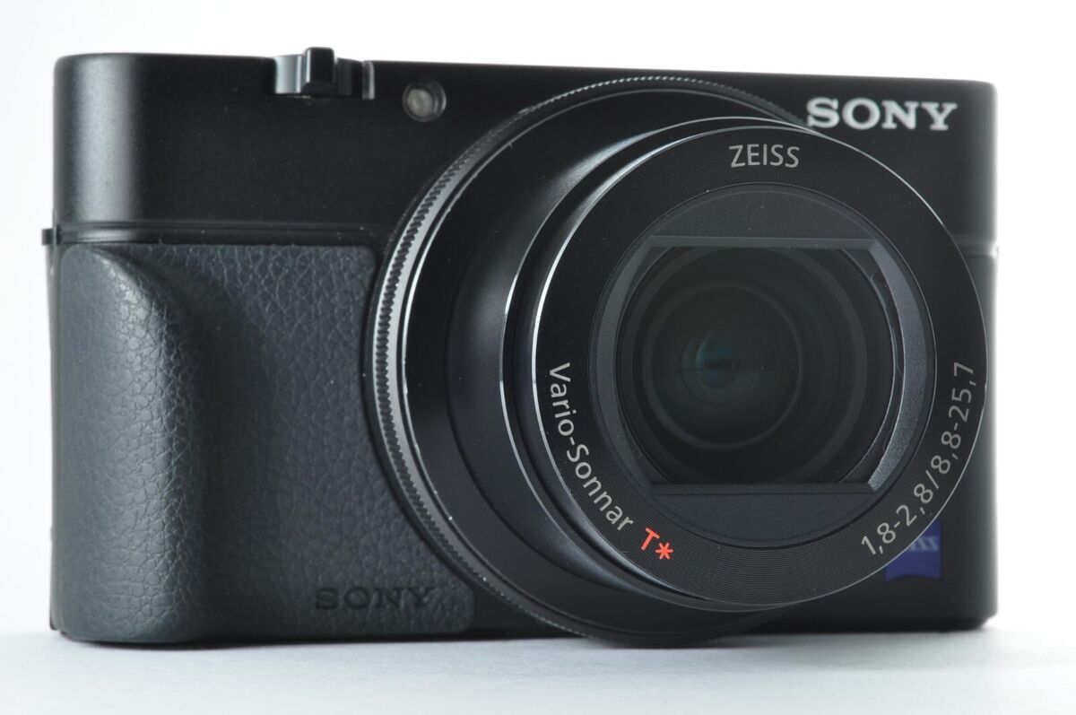 Sony DSC-RX100 III 20.1 MP Digital SLR Camera RX100M3 Black Sony DSC-RX100 III 20.1 MP Digital SLR Camera RX100M3 Black