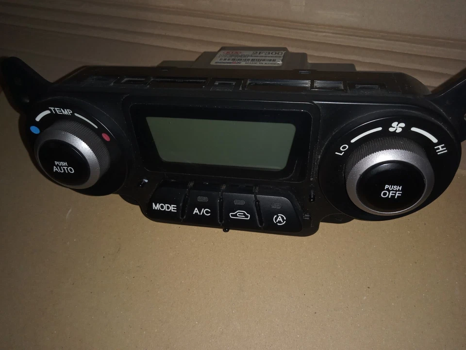 Centralina comandi clima 97250-2F300 Kia Cerato Mk1 2003-2006 usata (59884) - Immagine 2 di 4