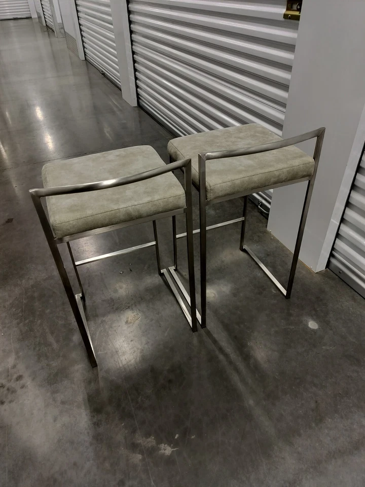 Juego de 2 cojines de tela de vaquero de piedra con taburete de mostrador Fuji en acero inoxidable Foto 2 de 4