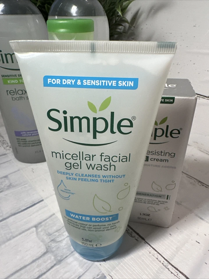 Lote/5 Itens de Cuidados com a Pele Simple Sensitive Fabricados no Reino Unido: Hidratante, Lavagens, Toner Leia! - Imagem 4 de 4