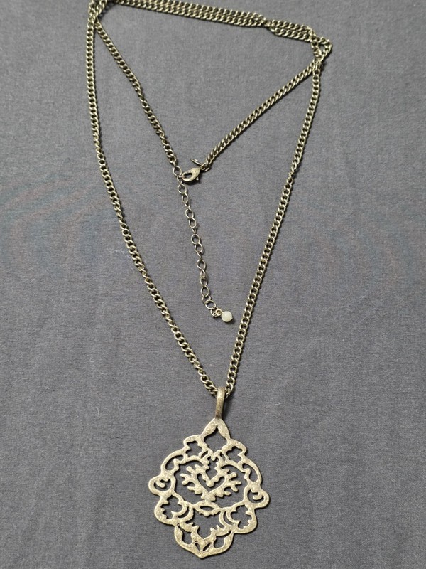 Estate  - Gold Tone - Vintage - Long Pendant Necklace - Item 246