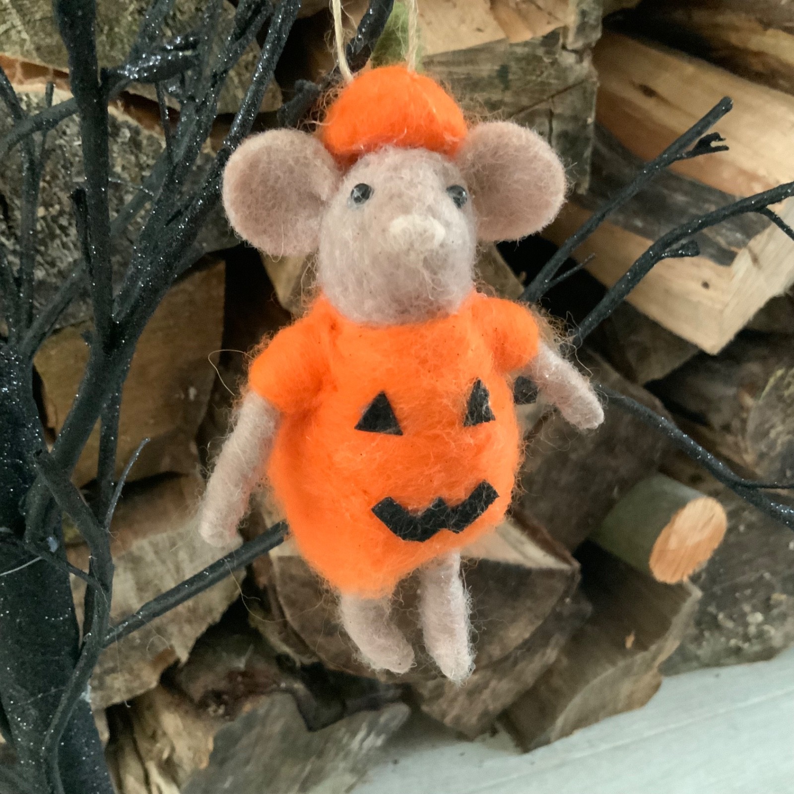 Felt & Wool Mouse Dressed as a Pumpkin Autumn Halloween Decoration Hanging Stand