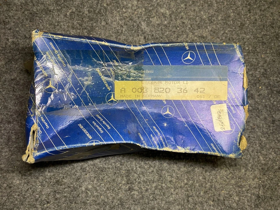 Mercedes-Benz Left Window Electric Motor - 003-820-36-42 - Fits MBZ 190E & 190D - Image 3 of 4