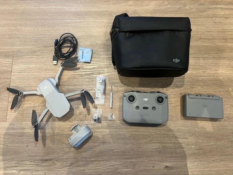 DJI Mini 2 Fly More Combo 4K Drone + 3 Batteries + Case | Excellent Condition