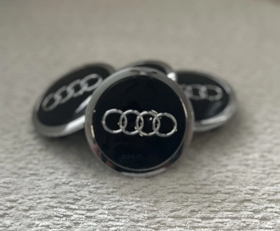 Juego de 4 tapas centrales de rueda negras y cromadas de 69 mm (2,72 pulgadas) para ruedas Audi Foto 4 de 4