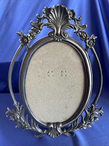 Vintage Victorian Style Floral Oval Metal Ornate Easel 10" x 8” Picture Frame - Picture 2 of 4