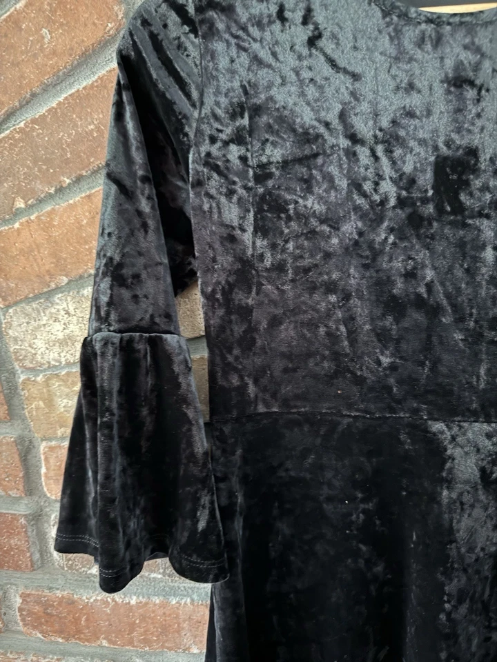 Vestido The Children’s Place Niñas XL 14 Negro Terciopelo Manga Campana Fiesta de Vacaciones Foto 3 de 4