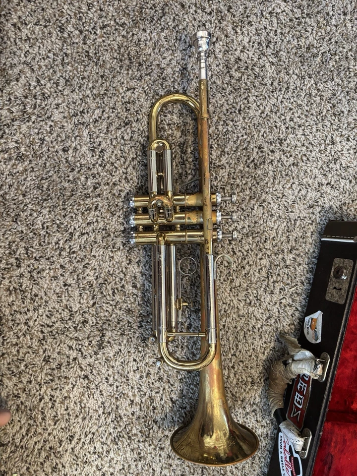 Getzen Trumpet Capri 590S Brass With Mouthpiece And Case - Image 2 of 4