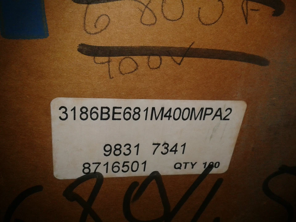 2 piezas NOS PHILIPS 680uF 400V 35x105mm TIPO TORNILLO TUBO AMPLIFICADOR TAPAS DE AUDIO! 450V SOBRETENSIÓN Foto 3 de 3
