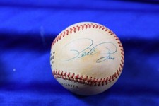 Pete Rose Baseball Cards, Rookie Card and Autographed Memorabilia Guide 36