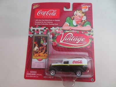 Johnny Lightning Coca Cola Vintage 1933 Willys Panel Van 1:64 # 994-01