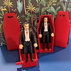 DRACULA WITH COFFIN - UNIVERSAL STUDIOS MONSTERS - BURGER KING 1997 (2 SETS)