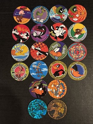 Vintage 1995 Warner Bros Looney Tunes POG Caps Lot of 18 Plus 2 Slammers