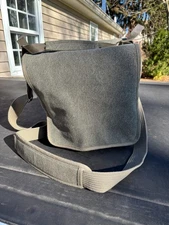 Think Tank Photo Retrospective 20 Shoulder Bag (Pinestone Gray)