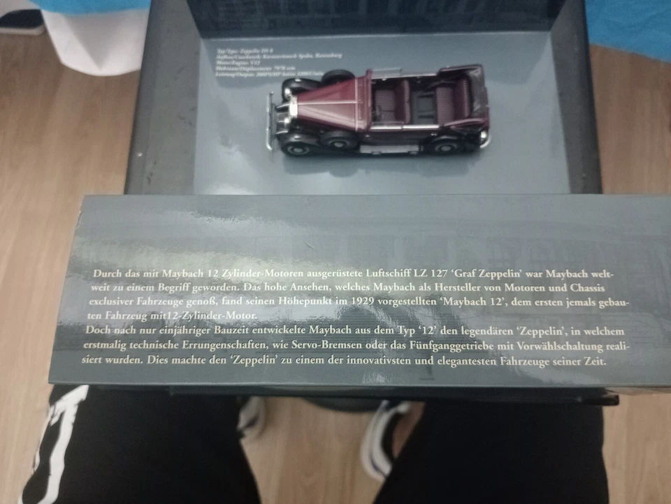 Minichamps 1/43 Maybach Zeppelin red-black - Immagine 3 di 4