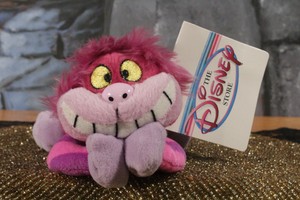 peluche del gato de alicia en el pais de las maravillas