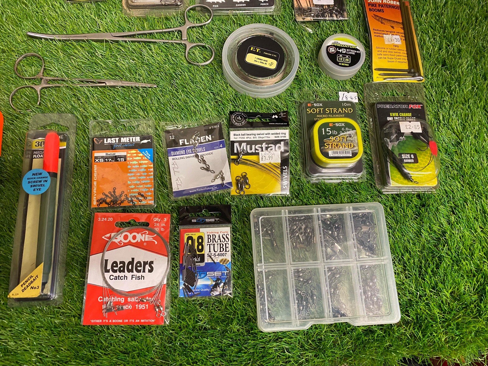 Job lot of Pike Fishing Terminal tackle trebles rigs floats traces eBay