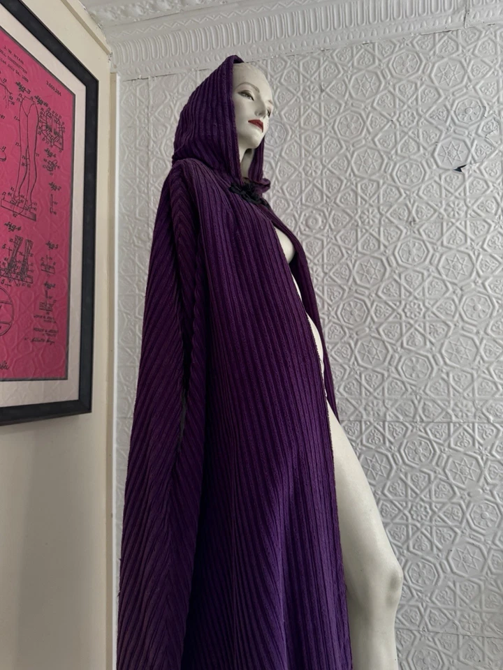 vintage hooded cape-Purple corduroy-Theatre-Renaissance Fair-Costume-Larp cloak - Image 3 of 4
