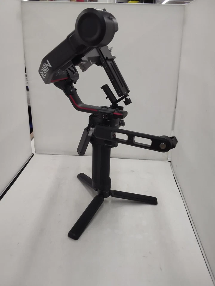 DJI RS 2 Gimbal Stabilizer Pro Combo - Full Kit with Raven Eye - Good condition - Image 2 of 4