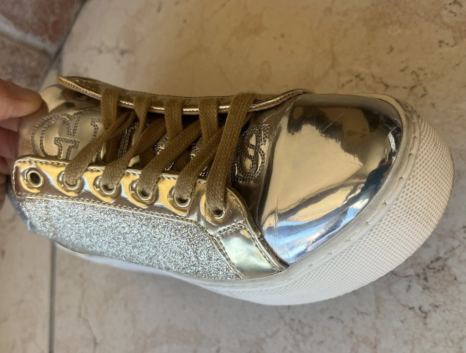 sneakers Guess dorate e argento/goldene und silberne Guess-Sneaker - Immagine 2 di 4