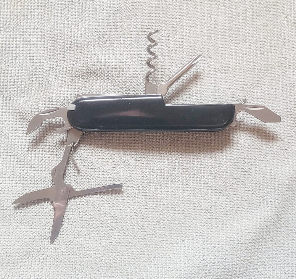 5-in-1 Multi-Tool Pocket Knife Keychain - Classic Black - Free Shipping