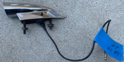 FORD THUNDERBIRD LEFT FENDER MOUNTED TURN SIGNAL INDICATOR HOUSING