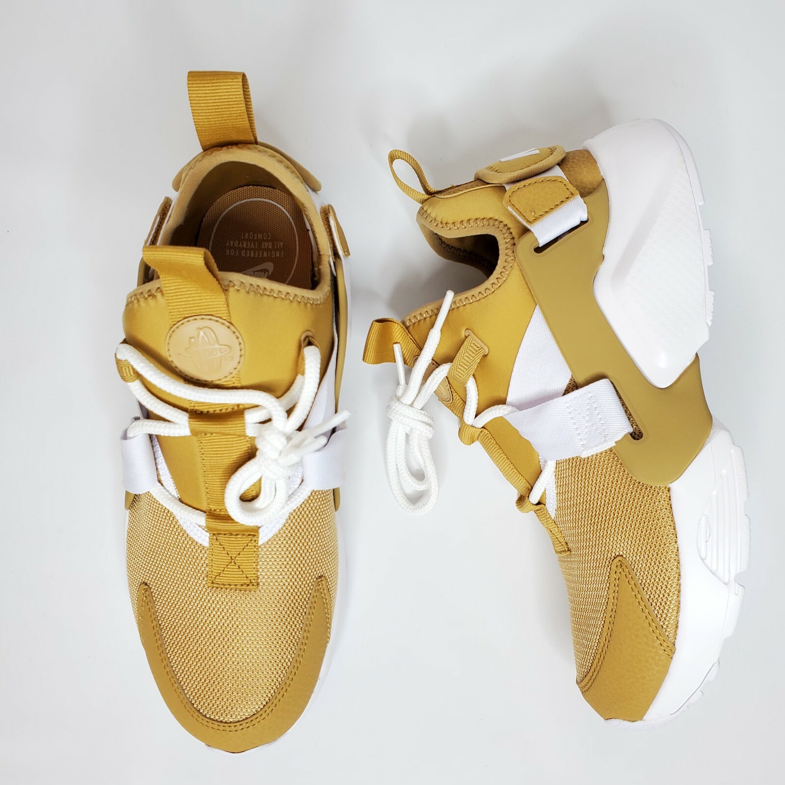 nike air huarache city low women's shoe