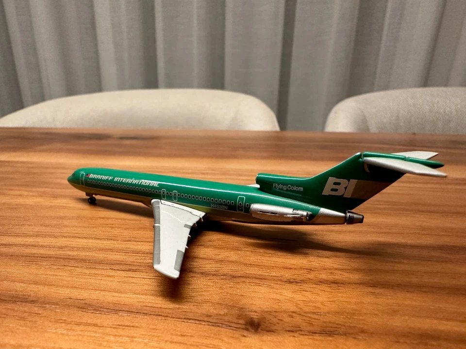 Gemini Jets GJBNF183 Braniff International Boeing 727-200 1:400 Flying Colors - Immagine 3 di 4