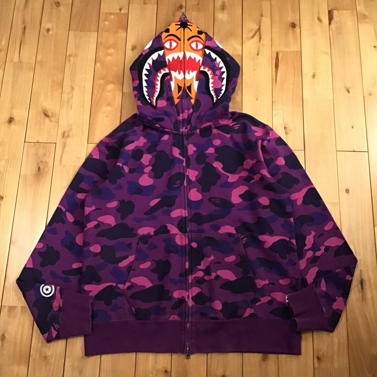 人気コラボ！Bape x Undefeated Tiger Shark Half Full Zip Hood $_57.JPG?set_id=880000500F