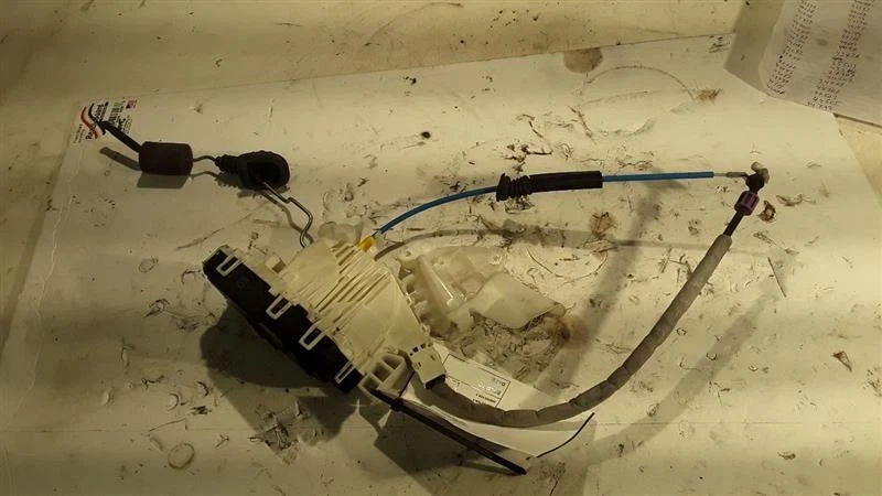 Mercedes Benz E250 E300 E350 E400 E550 E63 2014 actuador de bloqueo de puerta delantera derecha Foto 4 de 4