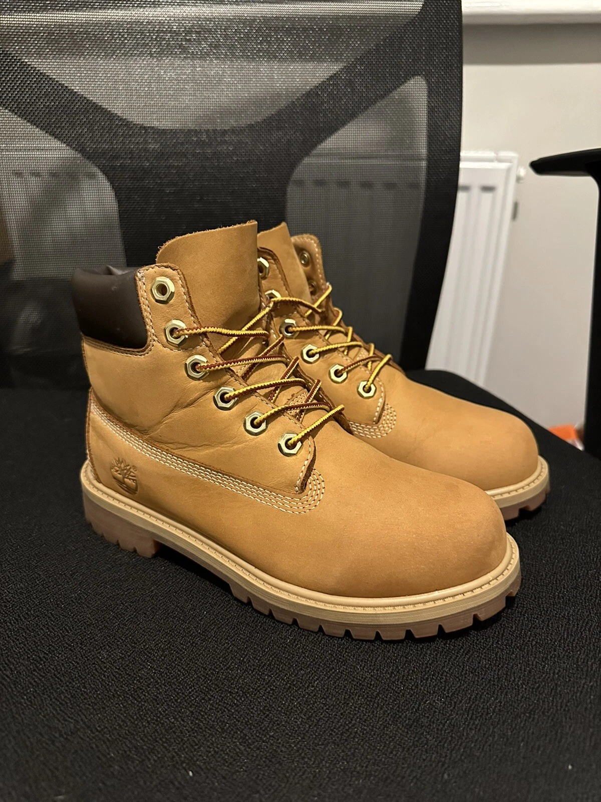 Timberland Boots 6 pollici stivali impermeabili premium nabuk grano giallo UK 3