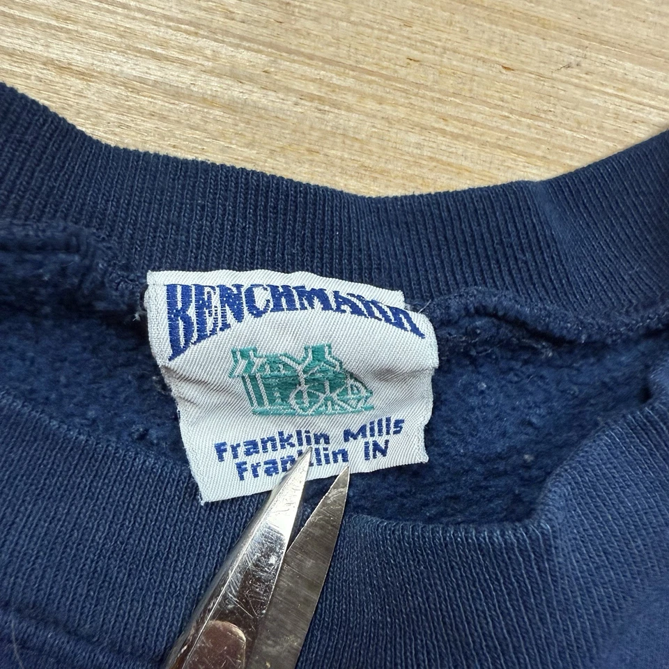 Sudadera Augusta Dorada Vintage Años 90 Cuello Redondo Bordada Grande Benchmark Foto 3 de 4