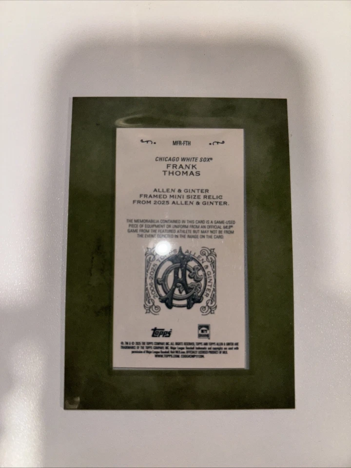 Mini reliquia de murciélago Topps Allen Ginter Frank Thomas 2025 enmarcada usada en juegos Medias Blancas Foto 2 de 2