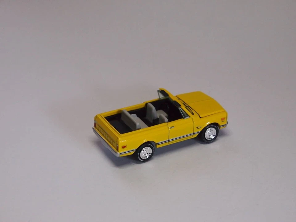 JOHNNY LIGHTNING 1/64 CAMION FUNZIONANTE E SUVS Classe 1969 Chevy Blazer - Immagine 2 di 4