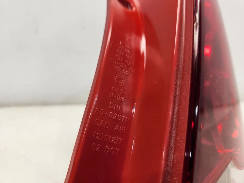 Luz trasera derecha pasajero Chevrolet Aveo 2004-08 (hatchback) Foto 2 de 4