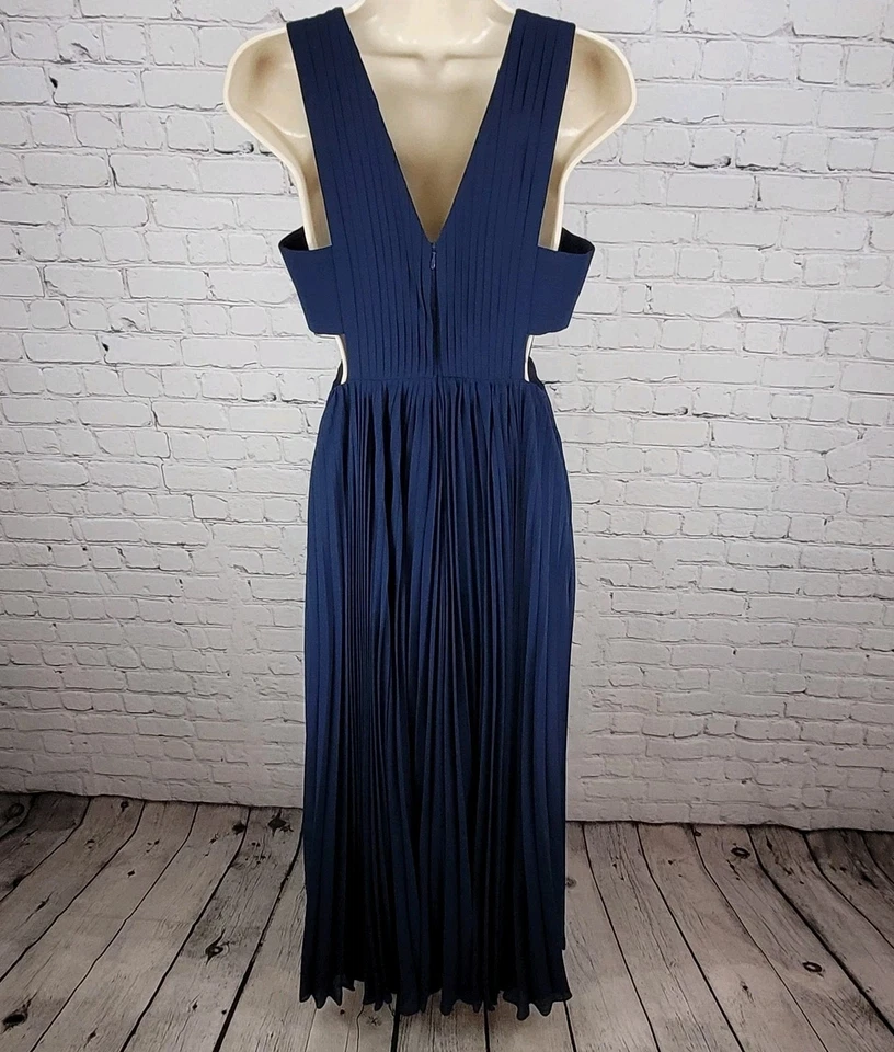 Maxi Vestido Fame & Partners Azul Oscuro Plisado Gasa Corte Sin Mangas Talla 4 Foto 2 de 4