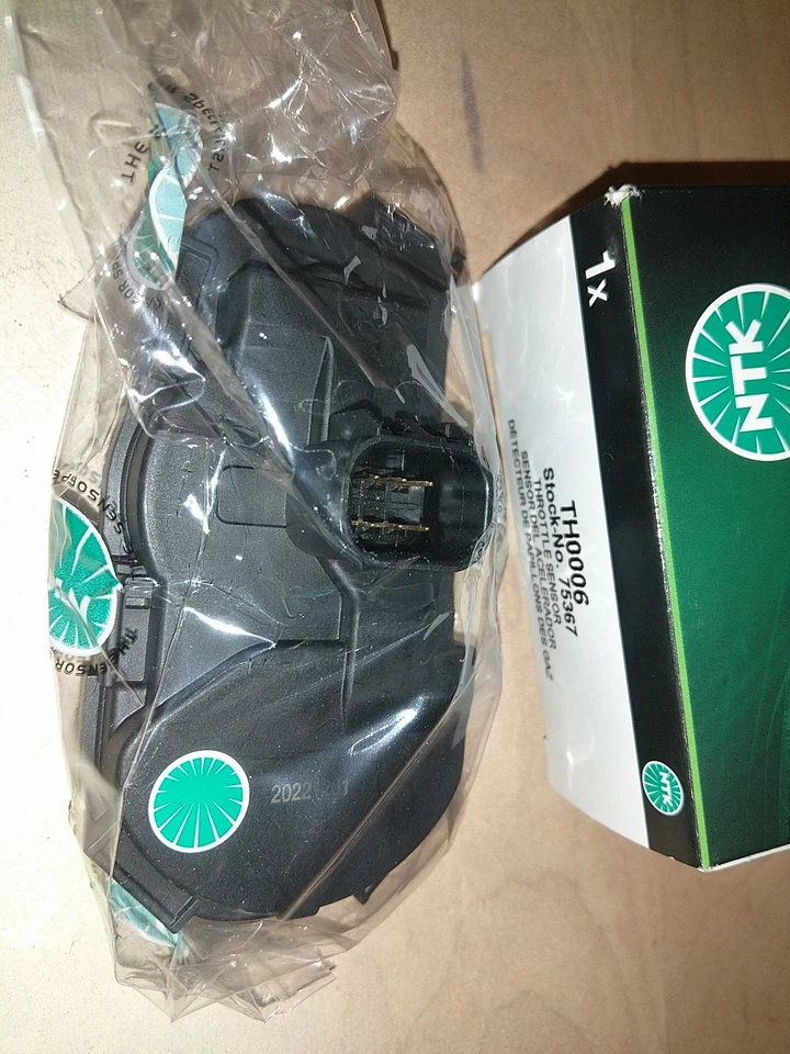 Sensor de posición del acelerador NTK se adapta a sensores Saturn Aura 2007-2009 NGK EE. UU./NTK Foto 2 de 3