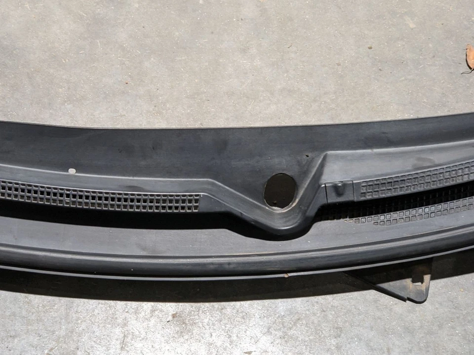 2007-2013 Nissan Altima Front Windshield Cowl Grille Vent Panel 66862-ZN50A OEM - Image 3 of 4