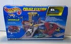HOT WHEELS Mattel Police Station #65696-99 Includes 1 Car 2 Figures Vtg 1999