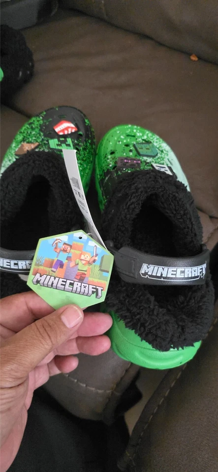 Minecraft Boys Winter Clogs Fleece Lining & Charms, Kids Slippers 4/5 Size USA - Image 2 of 3