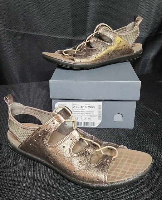 ecco toggle sandal