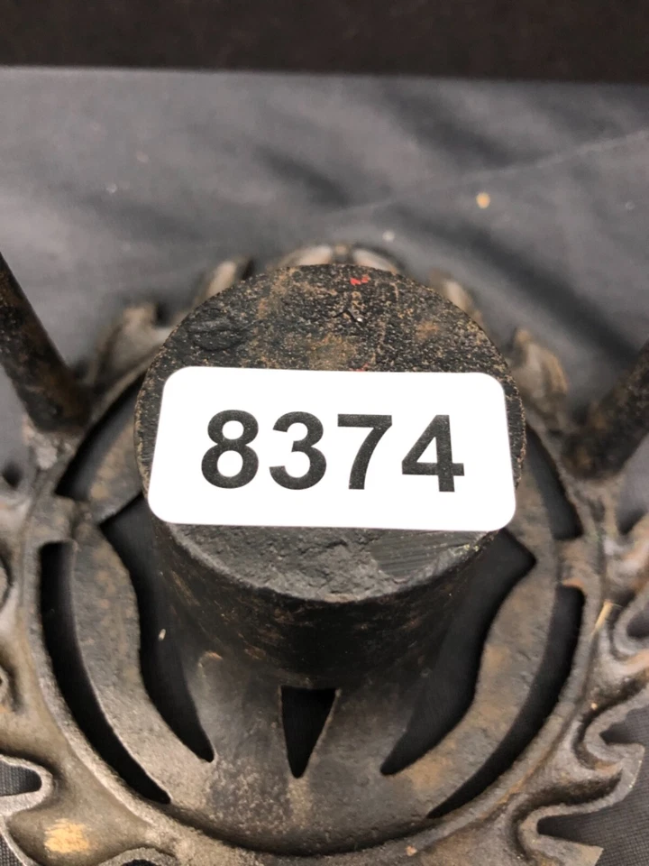 2 Calentadores de Alimentos Té Luz Hierro Fundido Laurel Corona Remache Soporte De Colección Foto 3 de 3