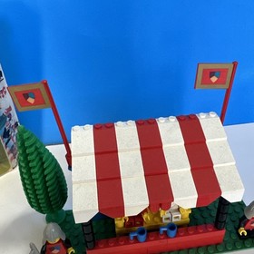 LEGO Castle 383/6083 Knight&rsquo;s Joust 100% Complete Good Shape 